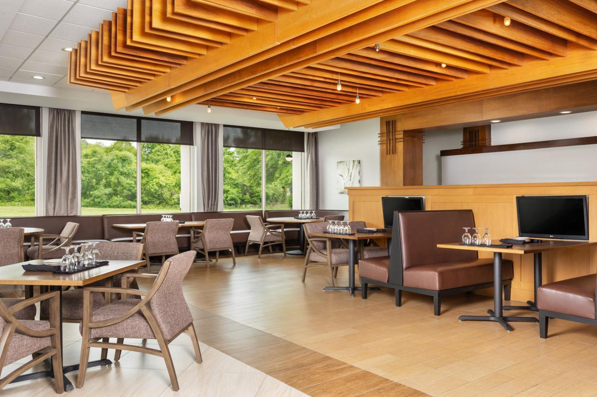 Doubletree By Hilton Airport Greensboro