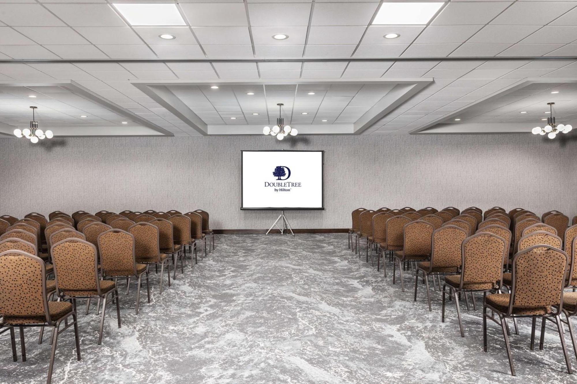 Doubletree By Hilton Airport Hotel 4*